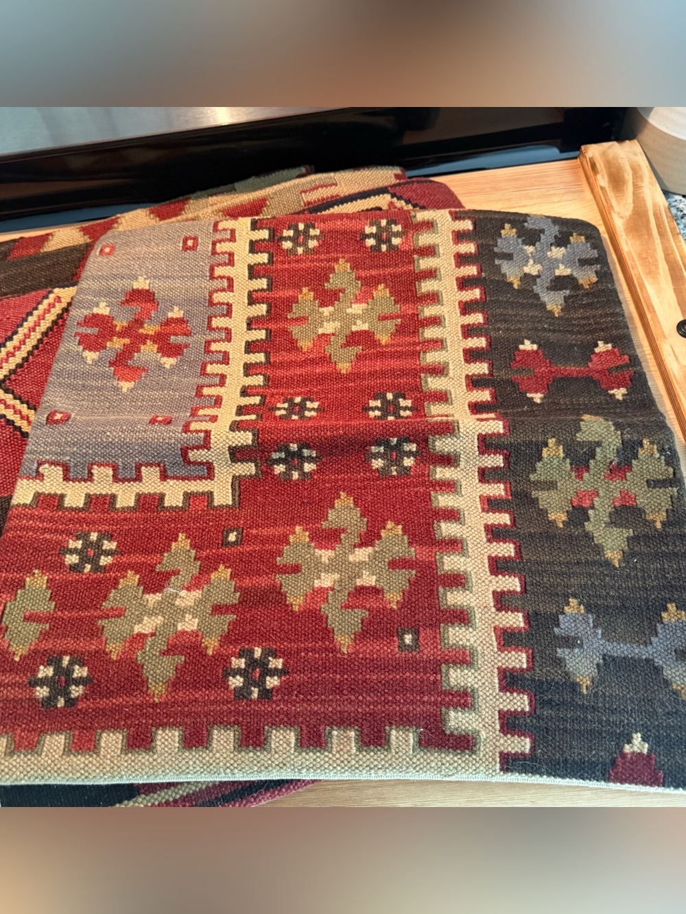 New Pottery Barn Vintage Tribal Kilim Pillow Cover, 18, 2007 - Picture 1 of 10